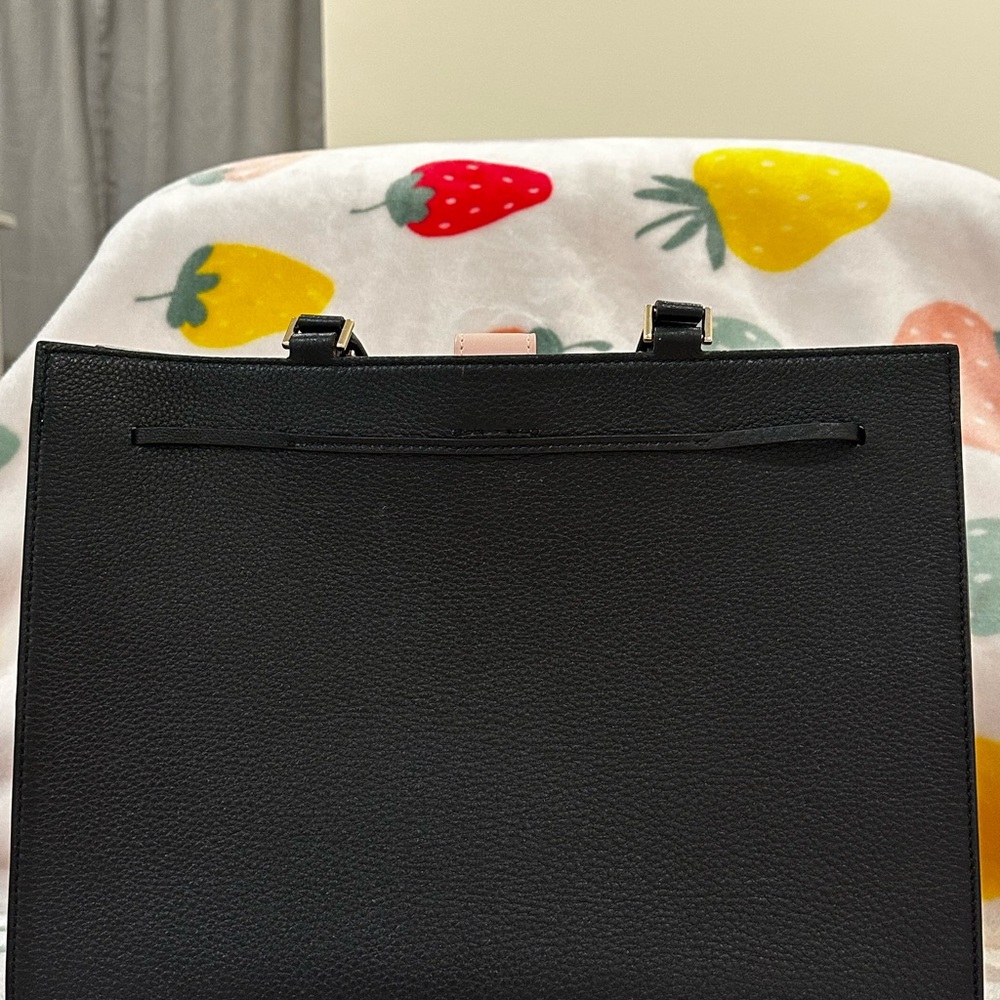 Kate Spade Tote - Picture 2 of 8